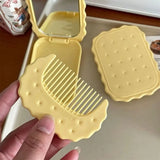 Gaeaspace  -  Mini Biscuit Hand-Held Mirror Portable Cheese Biscuit Design Biscuit Make-Up Mirror Cute Folding Biscuit Pocket Mirror Travel