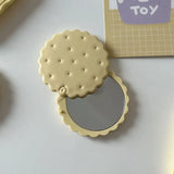 Gaeaspace  -  Mini Biscuit Hand-Held Mirror Portable Cheese Biscuit Design Biscuit Make-Up Mirror Cute Folding Biscuit Pocket Mirror Travel