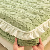 Gaeaspace  - Winter Warm Thicken Velvet Fitted Sheet Princess Lace Quilted Mattress Cover Double Bed Sheet Queen King Size Bedspreads for Bed