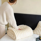 Gaeaspace  -  Winter Warm Blankets Fluffy Blanket for Bedroom Comfortable Blankets Soft Bed Covers Solid Color Autumn Bedspread Bed Suppiles