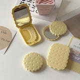 Gaeaspace  -  Mini Biscuit Hand-Held Mirror Portable Cheese Biscuit Design Biscuit Make-Up Mirror Cute Folding Biscuit Pocket Mirror Travel