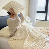 Gaeaspace  -  Winter Warm Blankets Fluffy Blanket for Bedroom Comfortable Blankets Soft Bed Covers Solid Color Autumn Bedspread Bed Suppiles